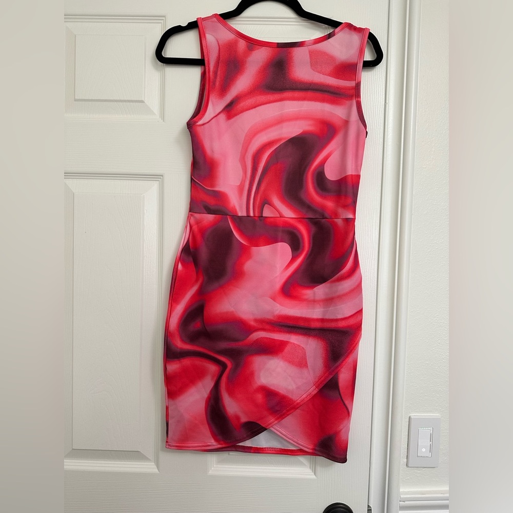 BooHoo open back abstract dress